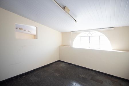 Casa à venda com 700m², 6 quartos e 4 vagas Casa à venda com 700m², 6 quartos e 4 vagasQuarto 2