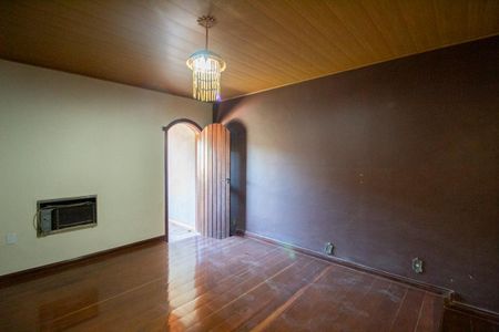 Casa à venda com 700m², 6 quartos e 4 vagas Casa à venda com 700m², 6 quartos e 4 vagasSuíte 1