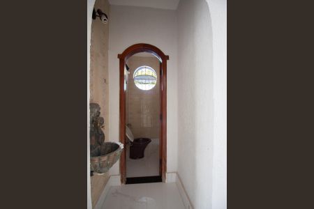 Casa à venda com 700m², 6 quartos e 4 vagas Casa à venda com 700m², 6 quartos e 4 vagasLavabo 1