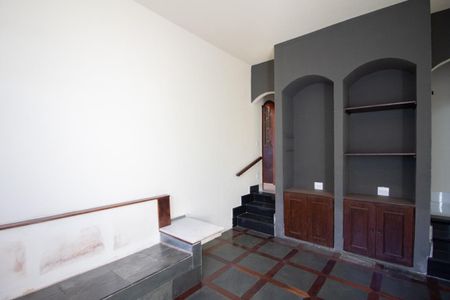 Casa à venda com 700m², 6 quartos e 4 vagas Casa à venda com 700m², 6 quartos e 4 vagasSala 3
