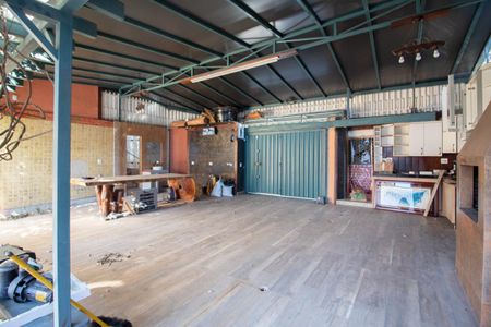 Garagem 2 de casa à venda com 6 quartos, 700m² em Ouro Preto, Belo Horizonte