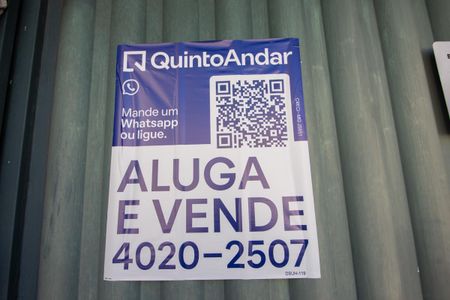 Casa à venda com 700m², 6 quartos e 4 vagas Casa à venda com 700m², 6 quartos e 4 vagasPlaquinha Instalada