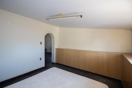 Casa à venda com 700m², 6 quartos e 4 vagas Casa à venda com 700m², 6 quartos e 4 vagasQuarto 1