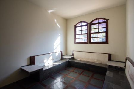 Casa à venda com 700m², 6 quartos e 4 vagas Casa à venda com 700m², 6 quartos e 4 vagasSala 3