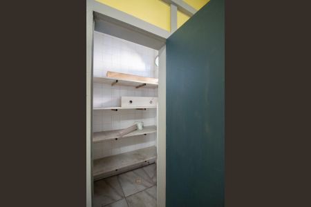 Casa à venda com 700m², 6 quartos e 4 vagas Casa à venda com 700m², 6 quartos e 4 vagasCozinha - despensa