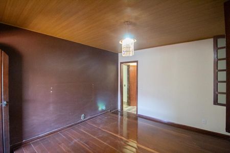 Casa à venda com 700m², 6 quartos e 4 vagas Casa à venda com 700m², 6 quartos e 4 vagasSuíte 1