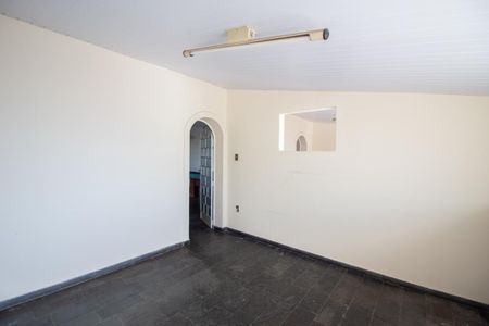 Casa à venda com 700m², 6 quartos e 4 vagas Casa à venda com 700m², 6 quartos e 4 vagasQuarto 2