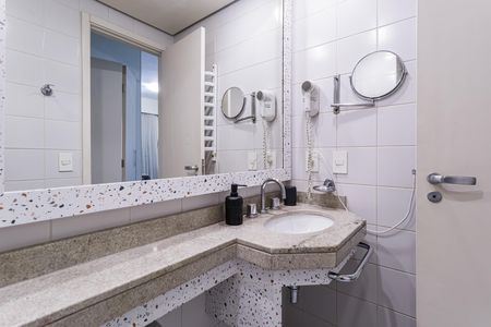 Apartamento à venda com 26m², 1 quarto e 1 vaga Apartamento à venda com 26m², 1 quarto e 1 vagaBanheiro