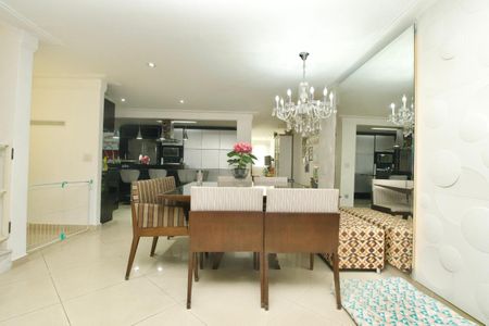 Casa de condomínio à venda com 360m², 4 quartos e 6 vagas
