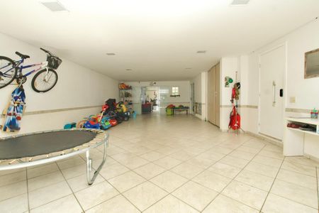 Casa de condomínio à venda com 360m², 4 quartos e 6 vagas