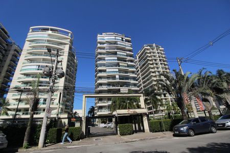 Apartamento para alugar com 80m², 2 quartos e 1 vagaFachada