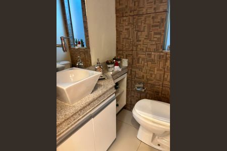 Casa à venda com 150m², 3 quartos e 3 vagas