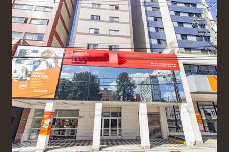 FAchada do Condominio de apartamento para alugar com 1 quarto, 33m² em Batel, Curitiba