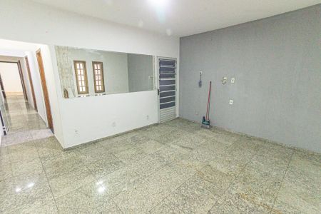 Casa para alugar com 300m², 4 quartos e 3 vagas Casa para alugar com 300m², 4 quartos e 3 vagasSala