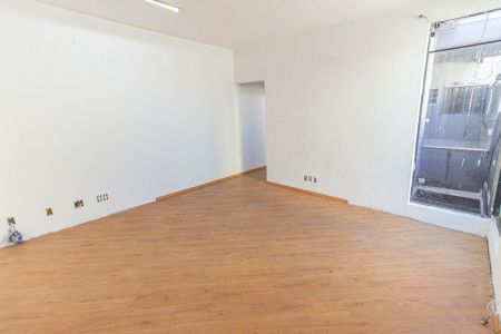Casa para alugar com 300m², 4 quartos e 3 vagas Casa para alugar com 300m², 4 quartos e 3 vagasSala de TV