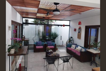 Casa à venda com 3 quartos, 300m² em Cerâmica, São Caetano do Sul