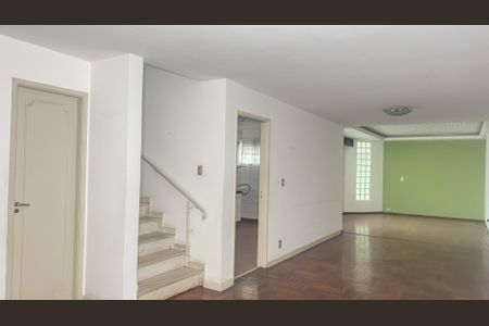 Casa à venda com 3 quartos, 200m² em Vila Cordeiro, São Paulo