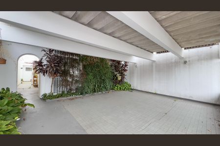 Garagem de casa à venda com 3 quartos, 200m² em Vila Cordeiro, São Paulo