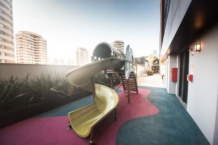Studio para alugar com 43m², 1 quarto e 1 vaga Studio para alugar com 43m², 1 quarto e 1 vagaÁrea comum - Playground