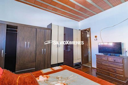 Casa à venda com 587m², 3 quartos e 3 vagas
