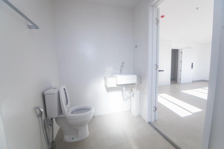Banheiro de kitnet/studio para alugar com 1 quarto, 40m² em Vale do Sereno, Nova Lima
