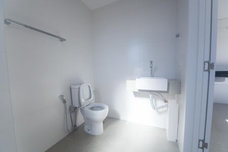 Banheiro de kitnet/studio para alugar com 1 quarto, 40m² em Vale do Sereno, Nova Lima