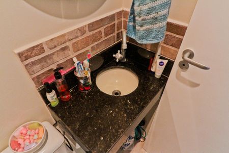 Casa de condomínio à venda com 59m², 2 quartos e 1 vagaLavabo