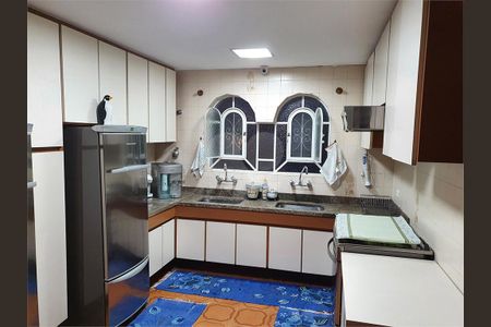 Casa à venda com 4 quartos, 320m² em Vila Lucia, São Paulo