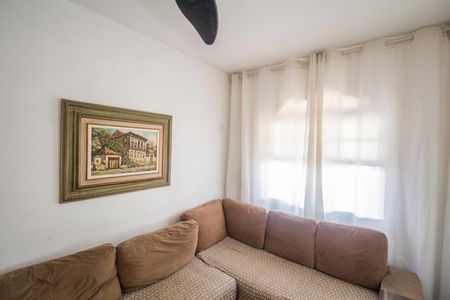 Sala de casa à venda com 4 quartos, 221m² em Vila Valqueire, Rio de Janeiro