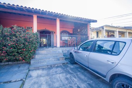 Casa à venda com 221m², 4 quartos e 5 vagas Casa à venda com 221m², 4 quartos e 5 vagasQuintal