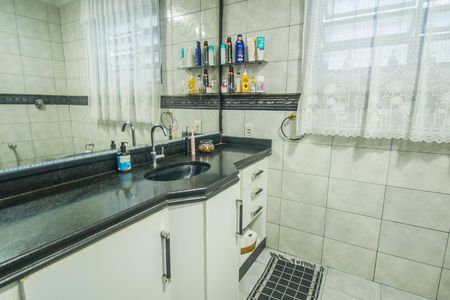 Banheiro de casa à venda com 4 quartos, 221m² em Vila Valqueire, Rio de Janeiro