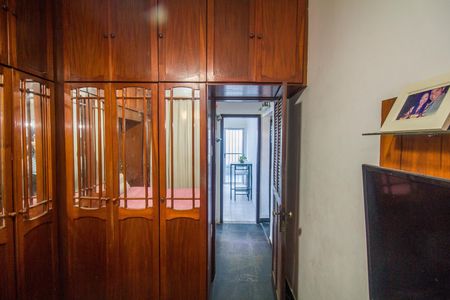 Casa à venda com 221m², 4 quartos e 5 vagas Casa à venda com 221m², 4 quartos e 5 vagasQuarto 2