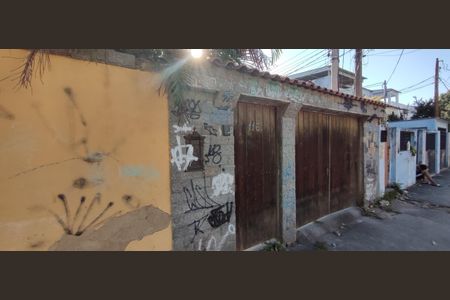 Fachada de casa à venda com 4 quartos, 221m² em Vila Valqueire, Rio de Janeiro