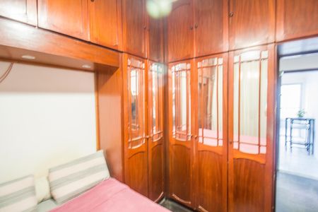 Casa à venda com 221m², 4 quartos e 5 vagas Casa à venda com 221m², 4 quartos e 5 vagasQuarto 2