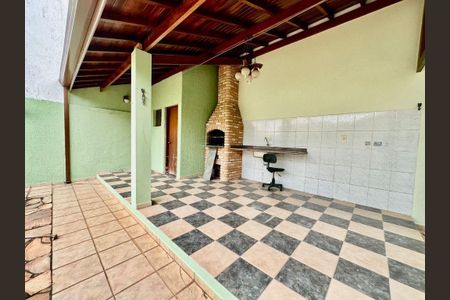 Casa à venda com 218m², 3 quartos e 4 vagas