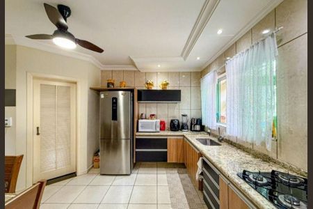 Casa à venda com 314m², 4 quartos e 5 vagas