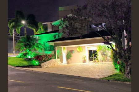 Casa à venda com 314m², 4 quartos e 5 vagas
