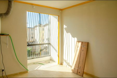 Sala de apartamento à venda com 3 quartos, 69m² em Parque Acalanto, Goiânia