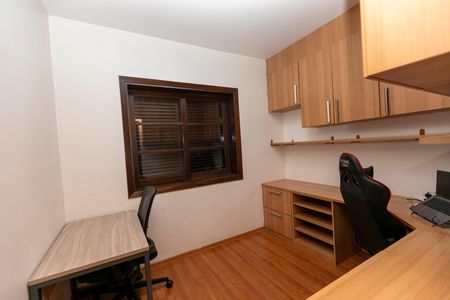 Casa para alugar com 630m², 3 quartos e 4 vagas Casa para alugar com 630m², 3 quartos e 4 vagasQUARTO Nº 4 - ESCRITÓRIO