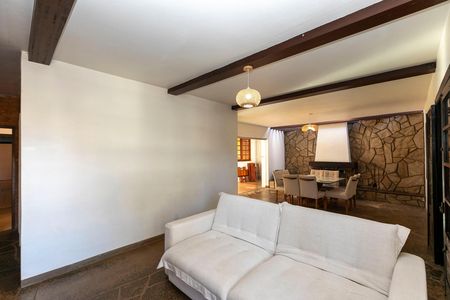 Casa para alugar com 630m², 3 quartos e 4 vagas Casa para alugar com 630m², 3 quartos e 4 vagasSALA