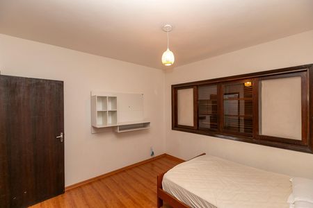 Casa para alugar com 630m², 3 quartos e 4 vagas Casa para alugar com 630m², 3 quartos e 4 vagasQUARTO Nº 1