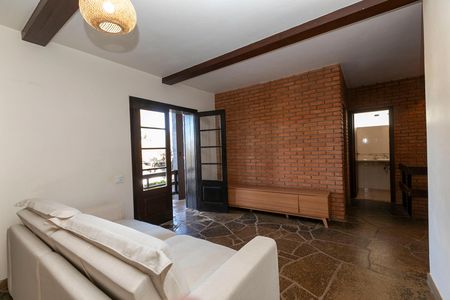 Casa para alugar com 630m², 3 quartos e 4 vagas Casa para alugar com 630m², 3 quartos e 4 vagasSALA