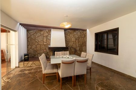 Casa para alugar com 630m², 3 quartos e 4 vagas Casa para alugar com 630m², 3 quartos e 4 vagasSALA DE JANTAR
