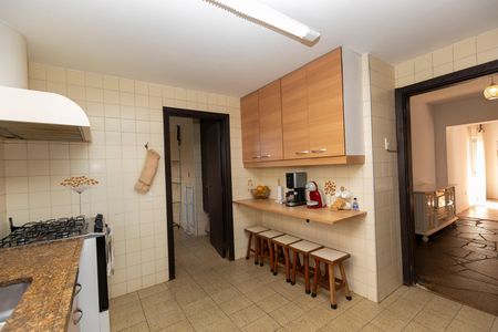 Casa para alugar com 630m², 3 quartos e 4 vagas Casa para alugar com 630m², 3 quartos e 4 vagasCOZINHA