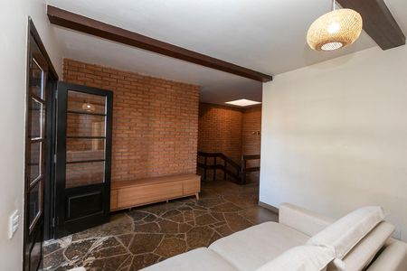Casa para alugar com 630m², 3 quartos e 4 vagas Casa para alugar com 630m², 3 quartos e 4 vagasSALA