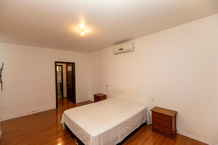 Casa para alugar com 630m², 3 quartos e 4 vagas Casa para alugar com 630m², 3 quartos e 4 vagasQUARTO Nº 3 - SUITE