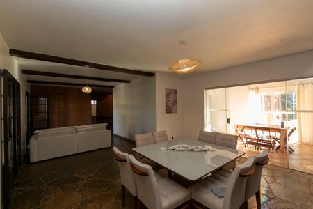 Casa para alugar com 630m², 3 quartos e 4 vagas Casa para alugar com 630m², 3 quartos e 4 vagasSALA DE JANTAR
