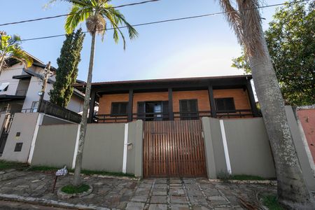Casa para alugar com 630m², 3 quartos e 4 vagas Casa para alugar com 630m², 3 quartos e 4 vagasFACHADA DO IMÓVEL