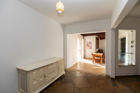 Casa para alugar com 630m², 3 quartos e 4 vagas Casa para alugar com 630m², 3 quartos e 4 vagasÁREA LIVRE