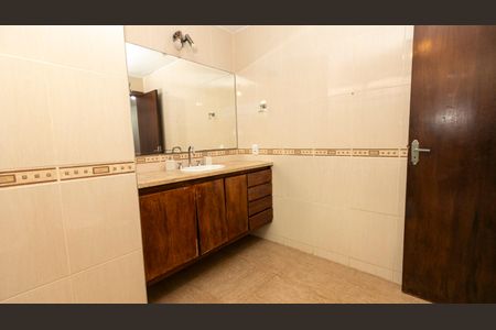 Casa para alugar com 630m², 3 quartos e 4 vagas Casa para alugar com 630m², 3 quartos e 4 vagasBANHEIRO SOCIAL